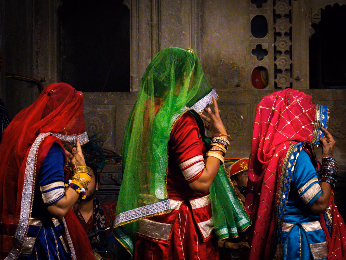 Scena di viaggio a Udaipur a Delhi, tra paesaggio locale e atmosfera del luogo.