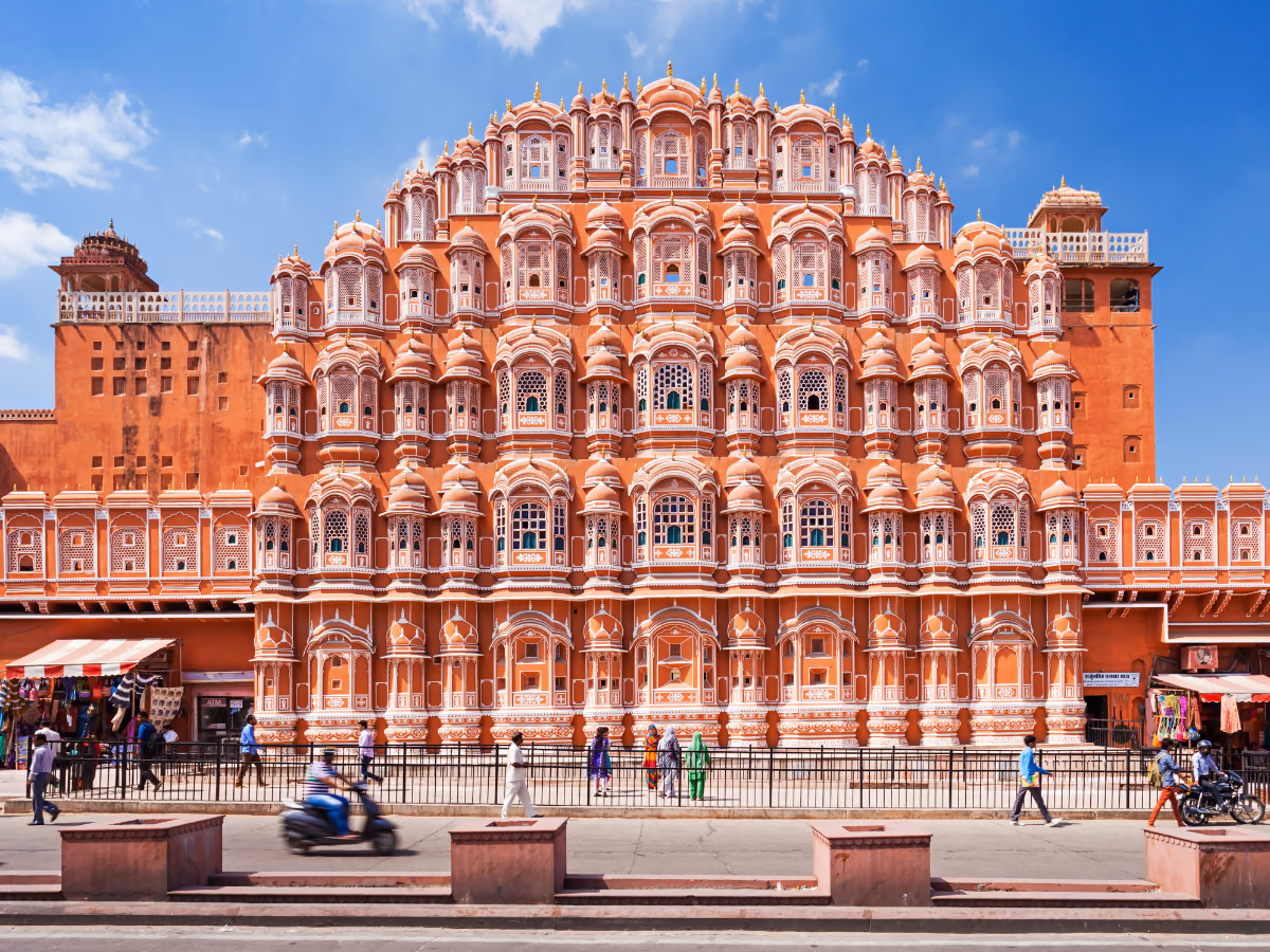 Scena di viaggio a Jaipur, tra paesaggio locale e atmosfera del luogo.